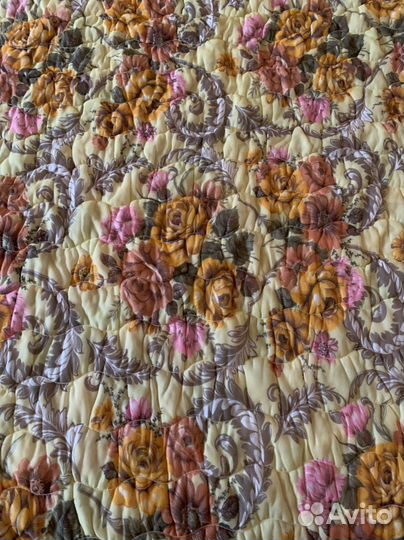 Покрывало на кровать новое 2.0*1.9м