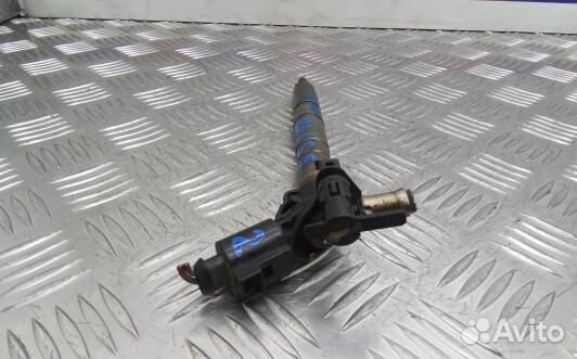 Форсунка дизельная audi A6 C6 (5ST10AL02)