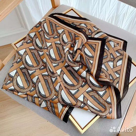 Платок на шею, косынка, шарф