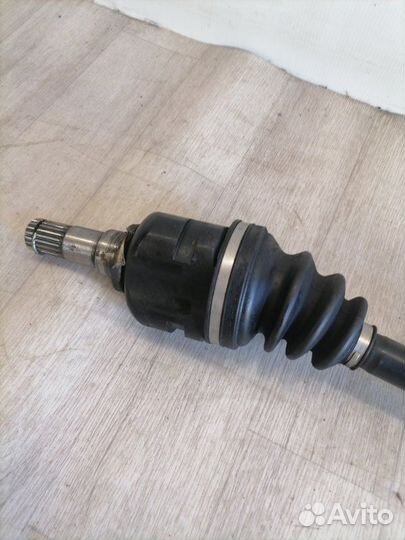 Привод передний правый Toyota Avensis T25 1zzfe