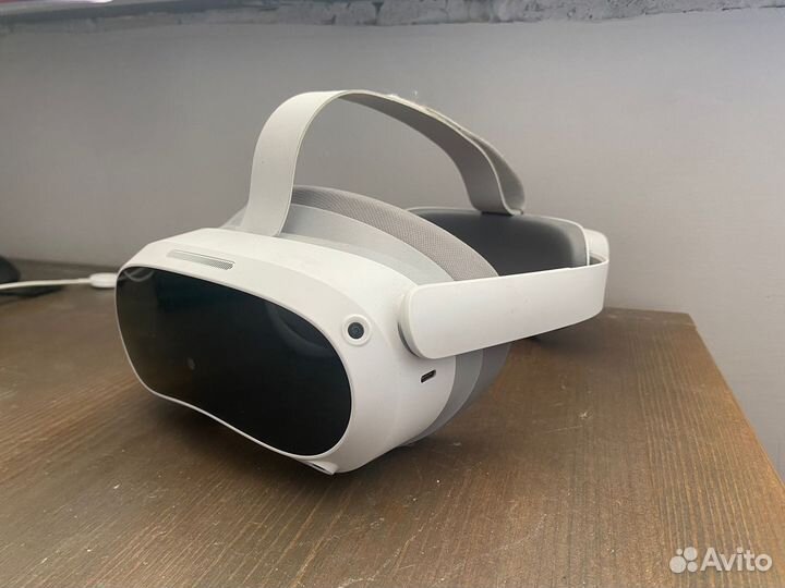 Очки виртуальной реальности Pico 4 VR