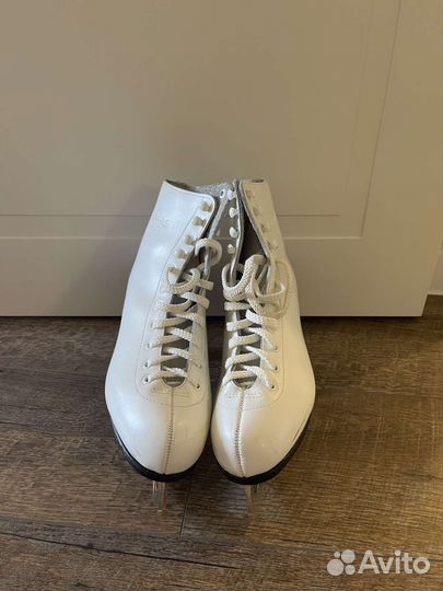 Коньки фигурные 40 размер