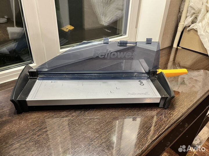 Резак для бумаги сабельный