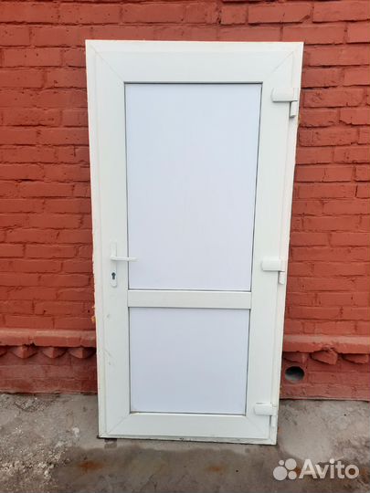 Дверь пластиковая