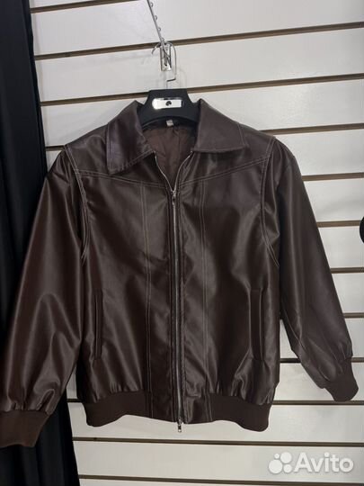 Бомбер oversize из экокожи