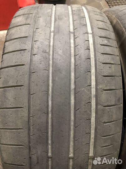 Pirelli P Zero 295/35 R21