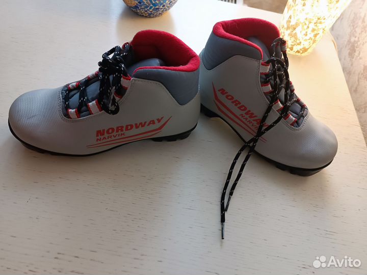 1.Лыжные ботинки Nordway 33 р