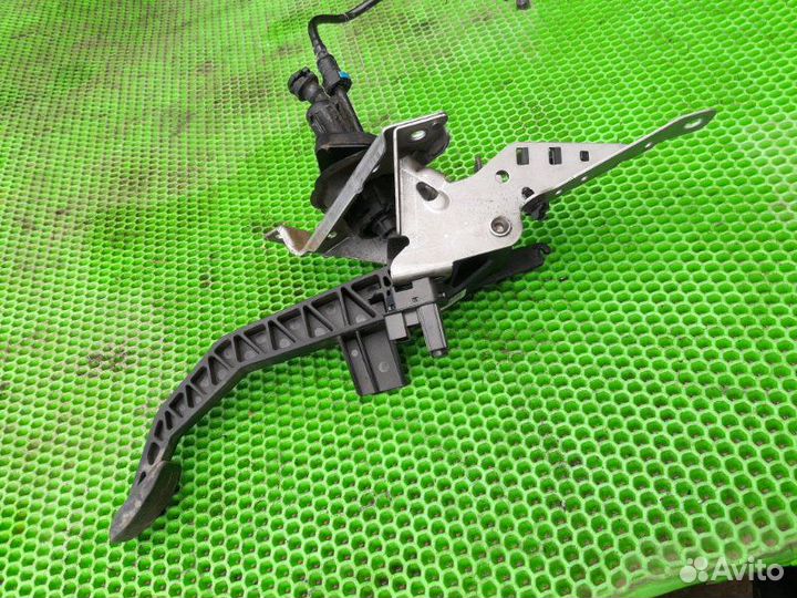 Педаль сцепления Ford Focus 3 pnda 2012