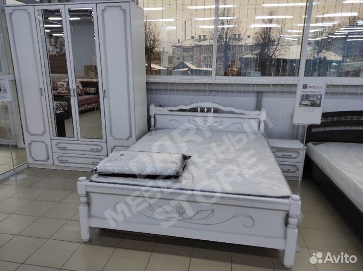 Спальный гарнитур