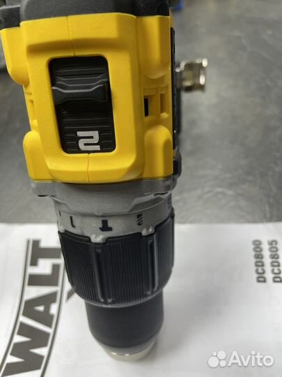 Дрель-шуруповерт аккумуляторная dewalt DCD 805