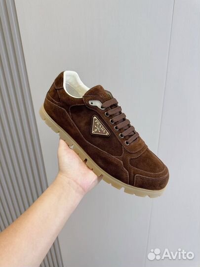 Кроссовки Prada из натуральной замши