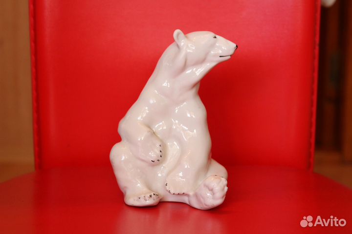 Фарфоровая статуэтка Белый медведь гики 1950-е