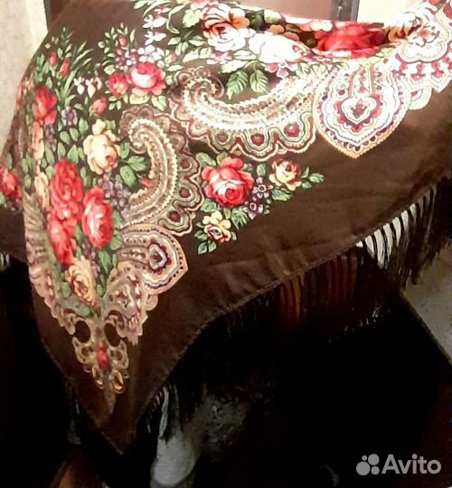 Платок павлопосадский. Размер 115*115 см