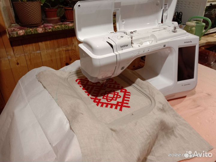 Вышивальная машина Brother V3