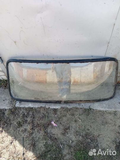 Стекло лобовое