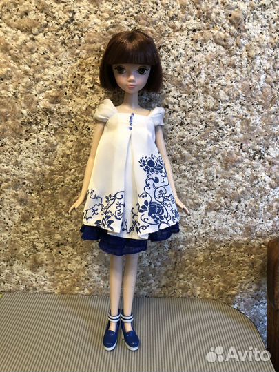 Кукла типа Барби