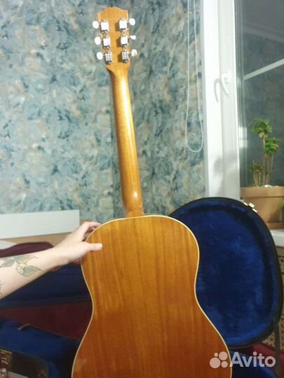 Акустическая гитара gibson