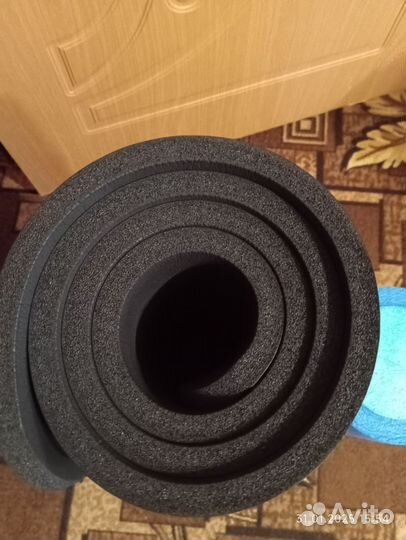 Коврик и ролл для фитнеса