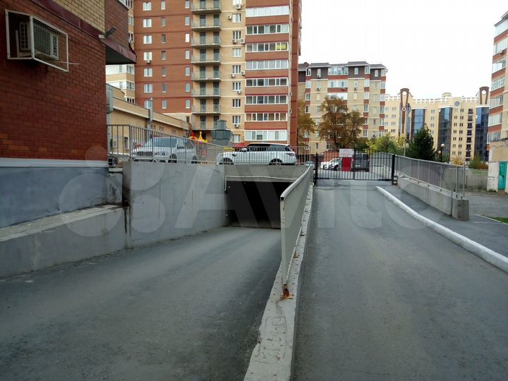 Машиноместо, 30 м²