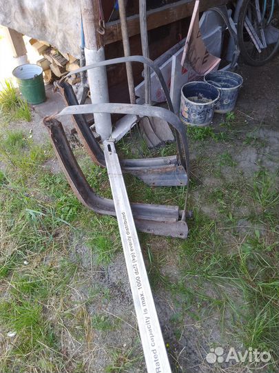 Стойки для крепления груза в прицепе