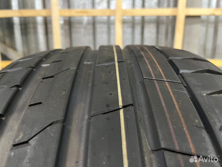 Continental ContiSportContact 7 265/35 R20 99Y