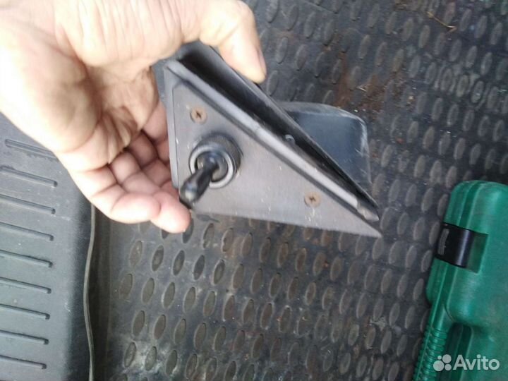 Зеркало заднего вида