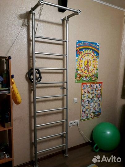 Турник (шведская стенка)