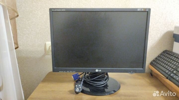 Монитор LG Flatron 19