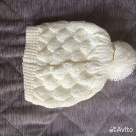 Шапка белая для девочки 10-11 лет