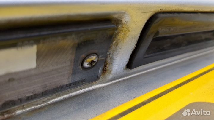 Двигатель стеклоочистителя задний Volkswagen Passa