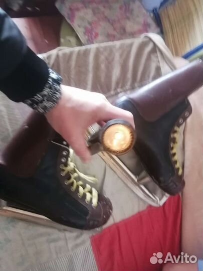 Коньки + фонрик в подарок