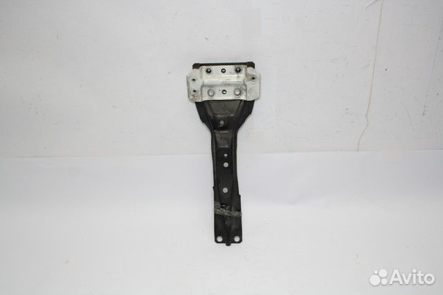 Суппорт радиатора 5901A006 Mitsubishi L200
