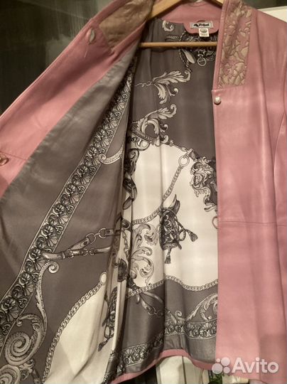 Кожаная куртка пиджак женская розовая