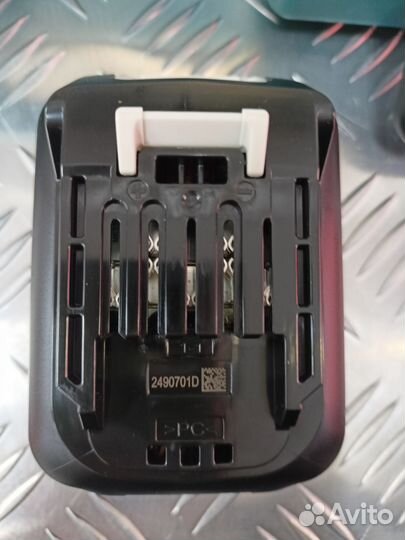 Аккумуляторная дрель-шуруповерт Makita HP333dwme