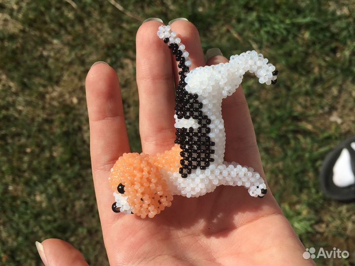 Амигуруми из бисера собака бигль