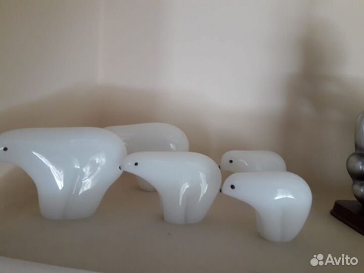 Набор фигурок белых медведей
