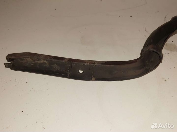 Накладка петли багажника левая Peugeot 406