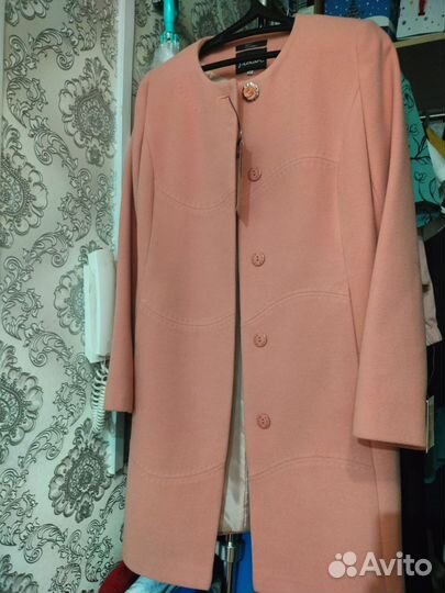 Пальто женское 46 новое с биркой