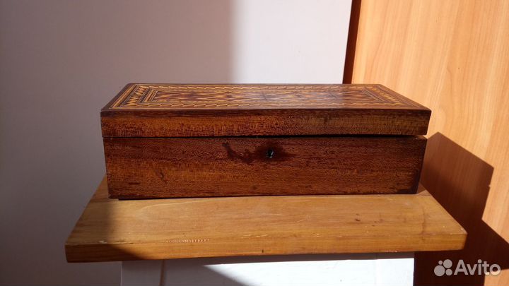 Шкатулка старинная