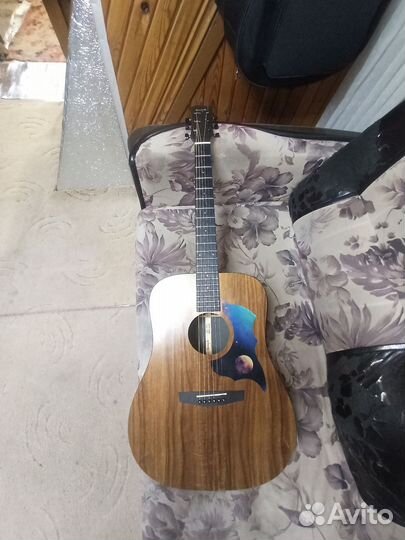 Акустическая гитара