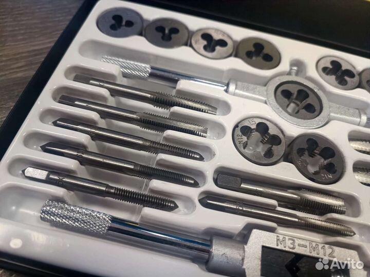 Набор метчиков и плашек Эврика