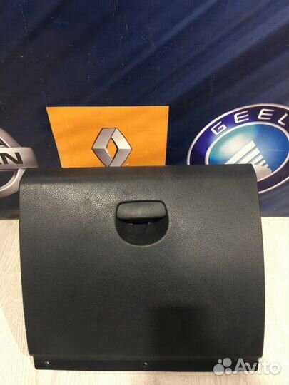 Крышка бардачка Бардачок Renault sandero stepway 2