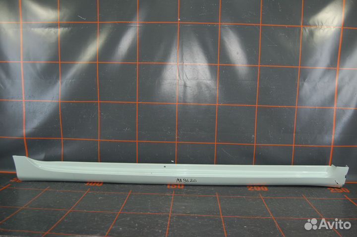 Накладка порога правого - Toyota Camry XV50 (2014