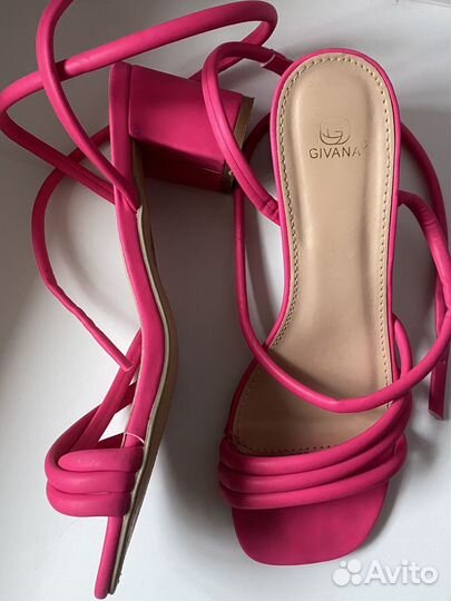 Продам босоножки