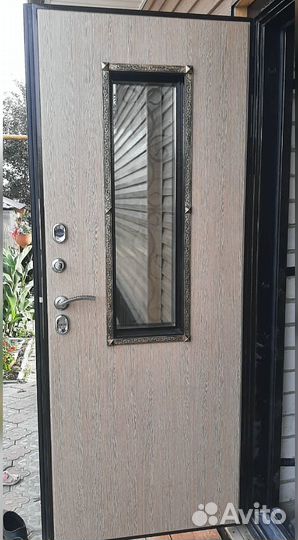 Входная дверь
