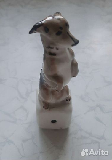 Фарфоровая статуэтка