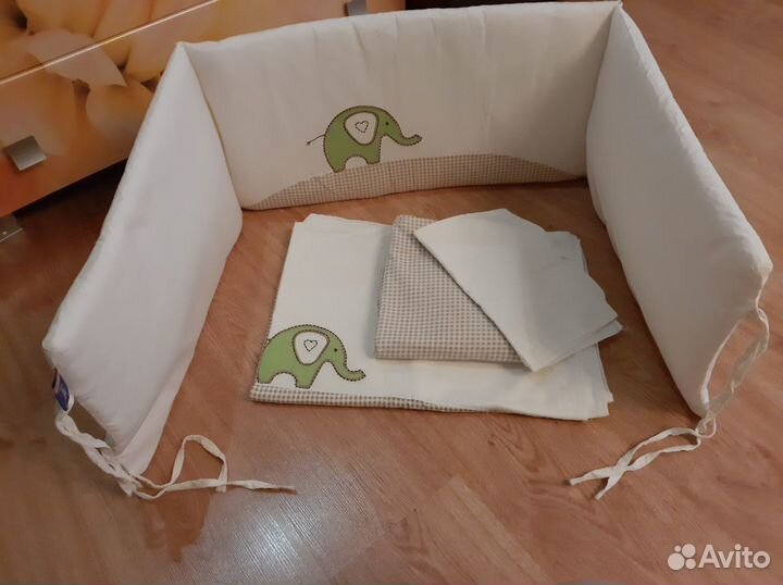 Комплект бортиков в кроватку детскую