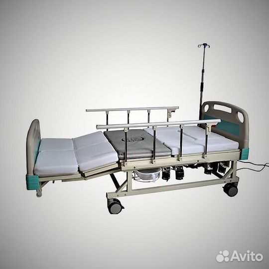 Медицинская кровать для лежачих больных с пультoм
