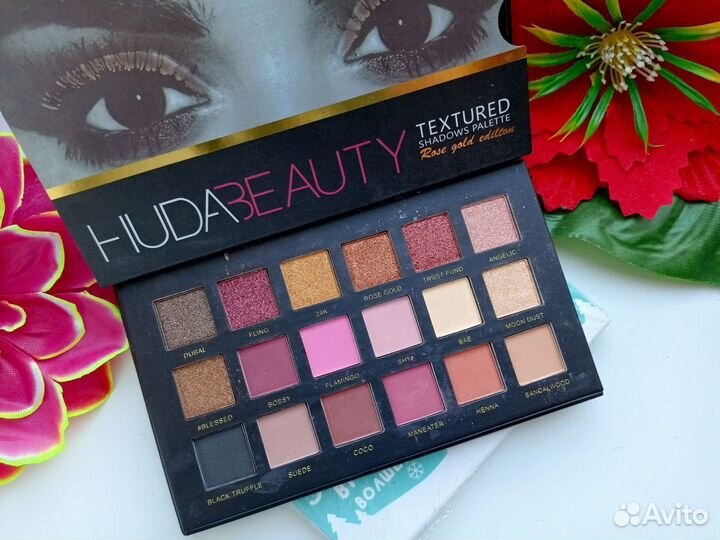 Палетки теней Huda Beauty