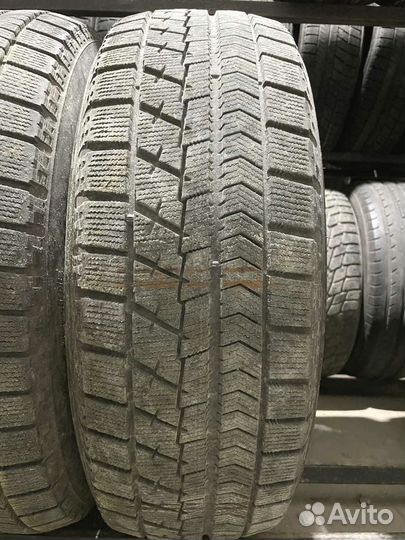 Bridgestone Blizzak VRX 215/65 R16 96T